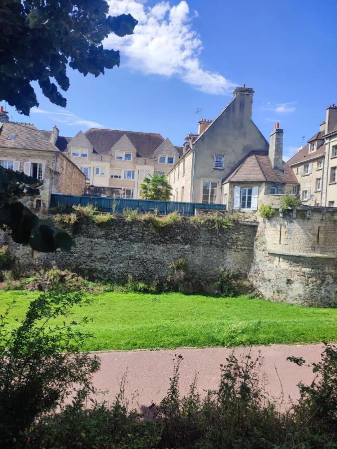 La Maison Des Remparts Apartment ฟาแลซ ภายนอก รูปภาพ